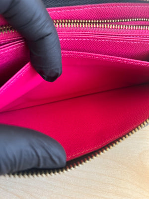 Louis Vuitton Portefeuille Zippy Monogram Murakami Noir — vue 15 | Le comptoir vintage