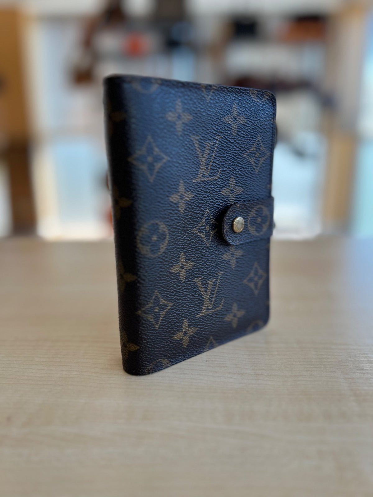 Louis Vuitton Portefeuille Compact Porte-Monnaie Viennois Monogram — vue 3 | Le comptoir vintage