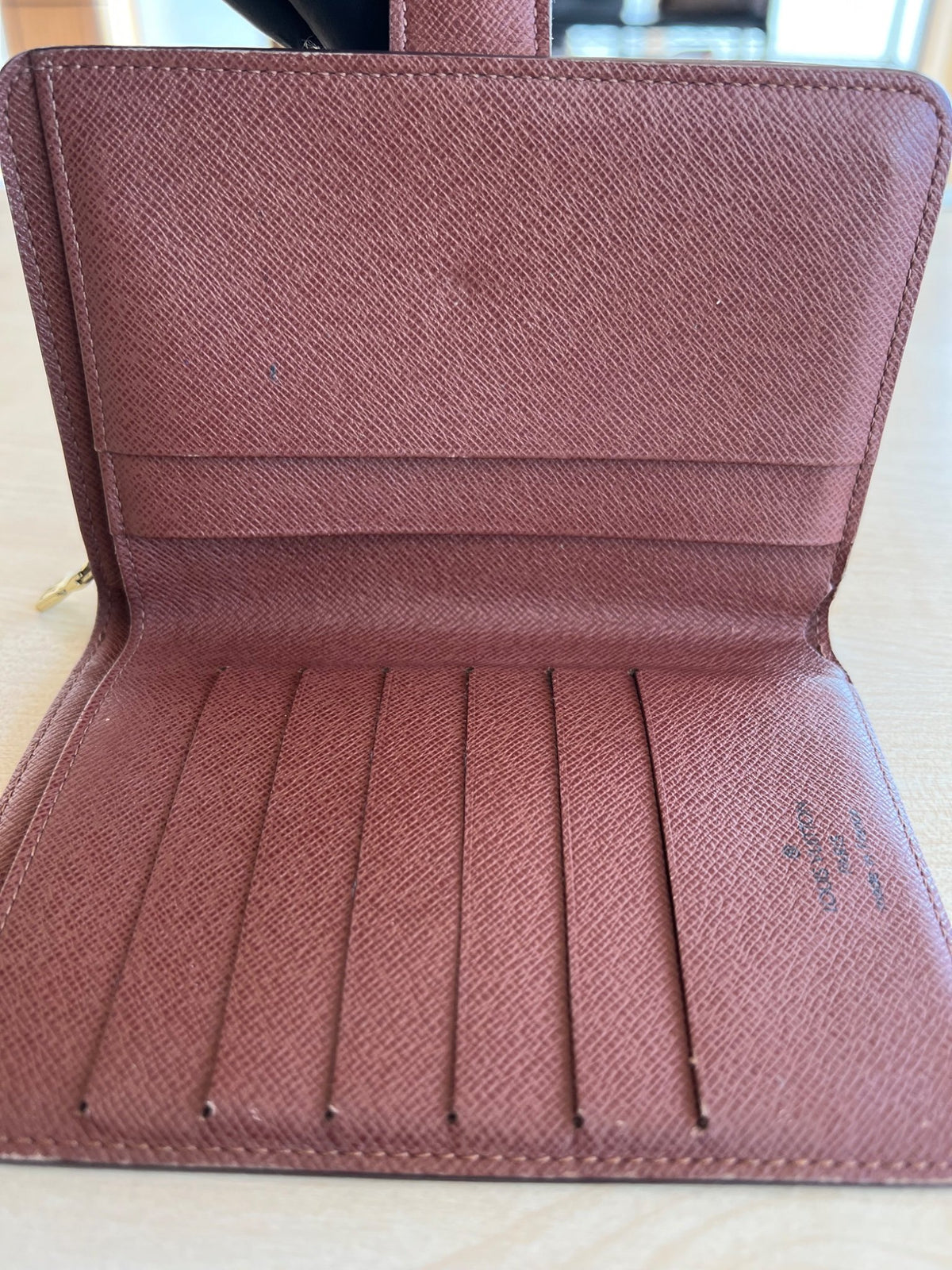 Louis Vuitton Portefeuille Compact Porte-Monnaie Viennois Monogram — vue 12 | Le comptoir vintage