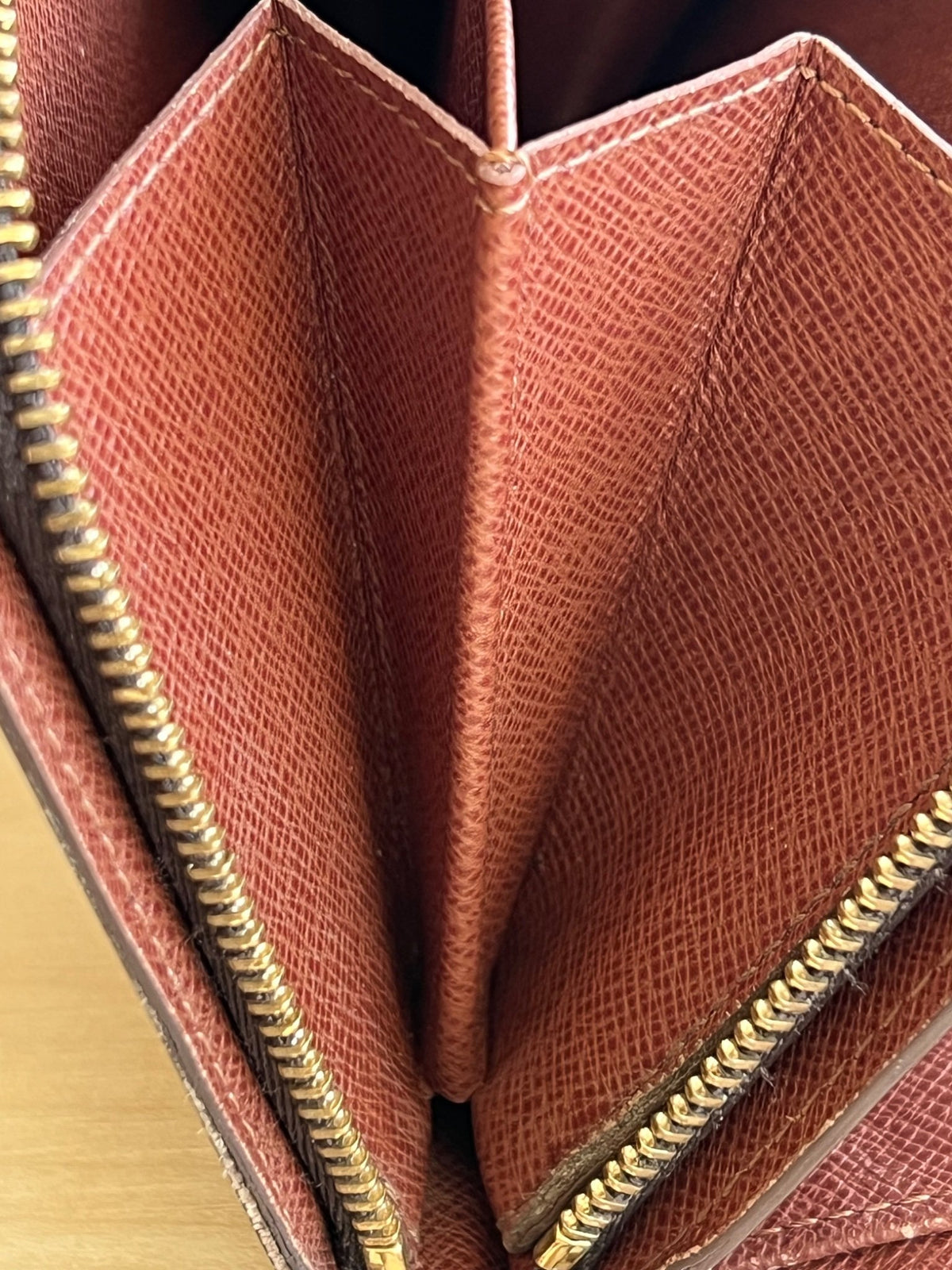 Louis Vuitton Portefeuille Compact Porte-Monnaie Viennois Monogram — vue 15 | Le comptoir vintage