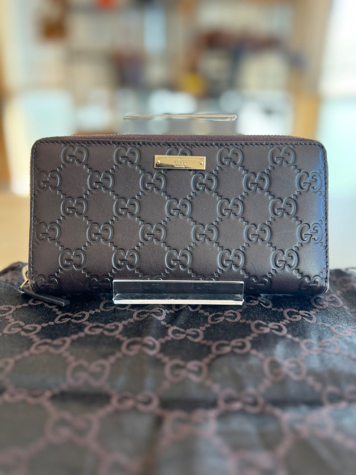 Gucci Portefeuille long zippé Guccissima authentifié — Le comptoir vintage