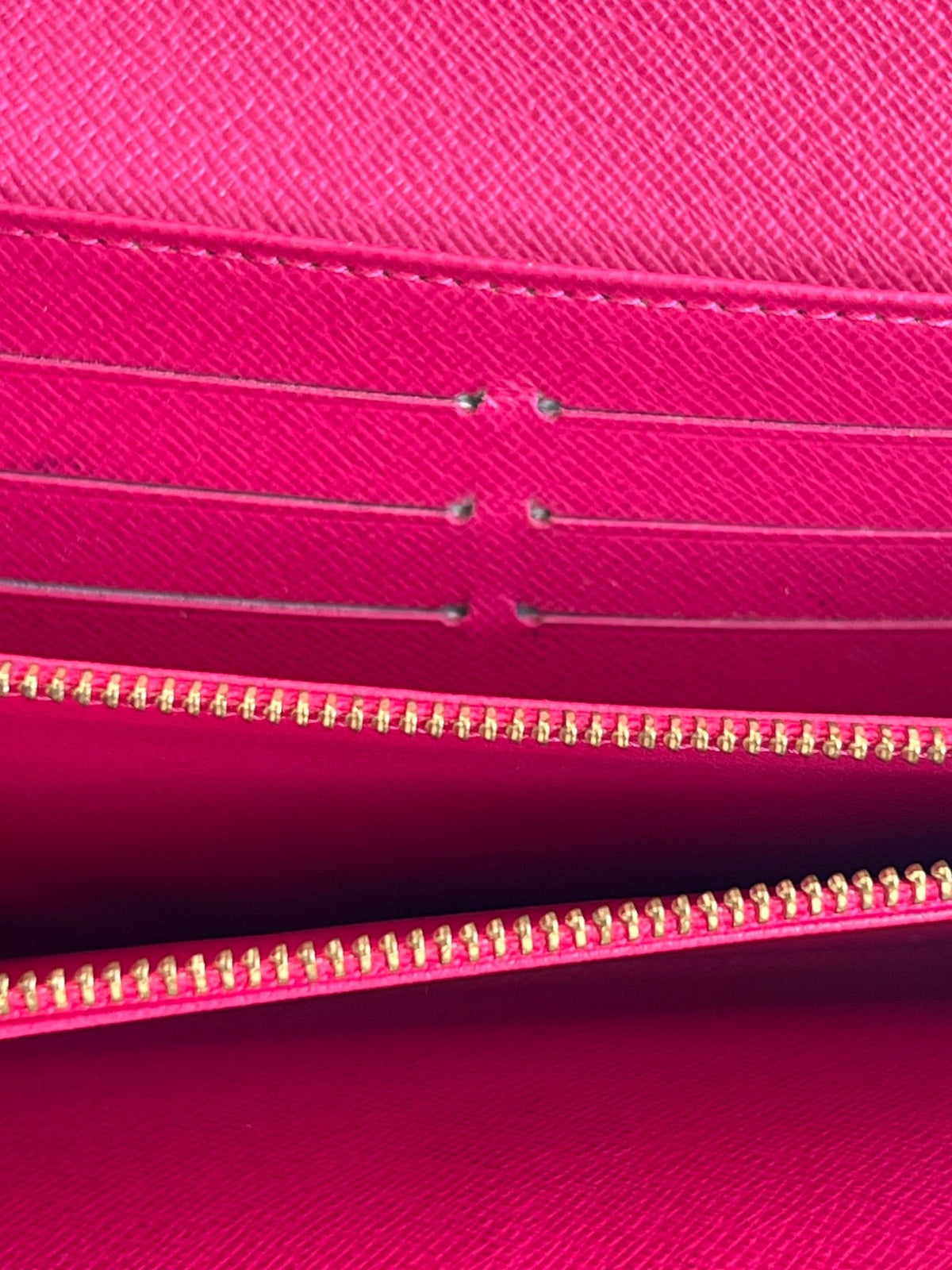 Louis Vuitton Portefeuille Sarah Monogram Murakami Noir avec chaîne amovible — vue 8 | Le comptoir vintage