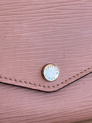 Louis Vuitton Portefeuille Sarah en cuir épi Rose Ballerine — vue 6 | Le comptoir vintage