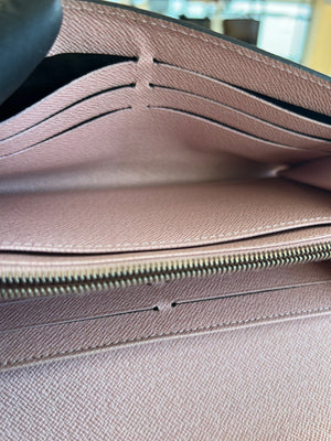 Louis Vuitton Portefeuille Sarah en cuir épi Rose Ballerine — vue 13 | Le comptoir vintage