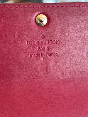 Louis Vuitton Portefeuille Sarah Monogram Vernis Pomme d'Amour — vue 10 | Le comptoir vintage