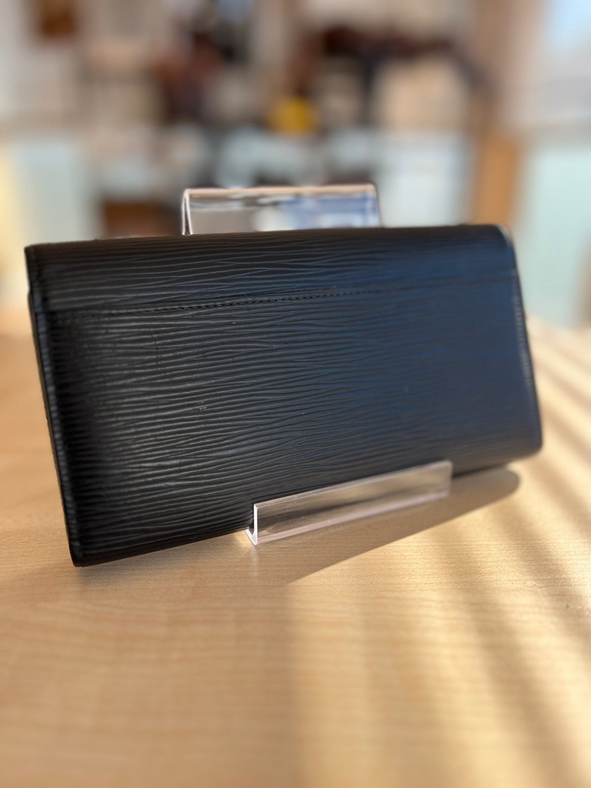 Louis Vuitton Portefeuille Sarah Épi Noir — vue 6 | Le comptoir vintage