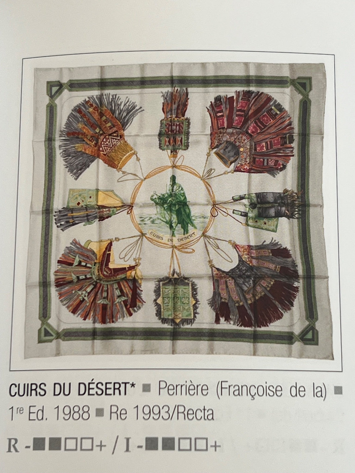 Hermès Carré Plissé "Cuirs du Désert" en soie orange — vue 16 | Le comptoir vintage