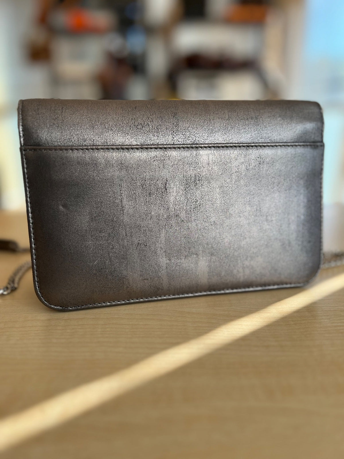Christian Dior Sac Miss Dior Promenade Pouch en cuir métallisé argenté — vue 3 | Le comptoir vintage