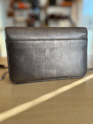 Christian Dior Sac Miss Dior Promenade Pouch en cuir métallisé argenté — vue 3 | Le comptoir vintage