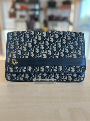 Dior Pochette Oblique Trotter en toile monogram et cuir authentifiée — Le comptoir vintage