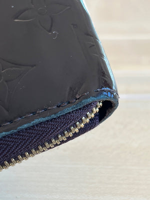 Louis Vuitton Portefeuille Zippy Vernis Monogram Amarante — vue 5 | Le comptoir vintage