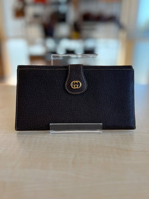 Gucci Portefeuille long en cuir grainé marron avec logo GG — vue 3 | Le comptoir vintage