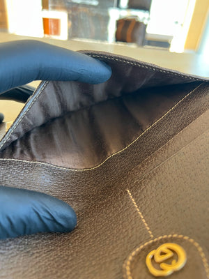 Gucci Portefeuille long en cuir grainé marron avec logo GG — vue 8 | Le comptoir vintage