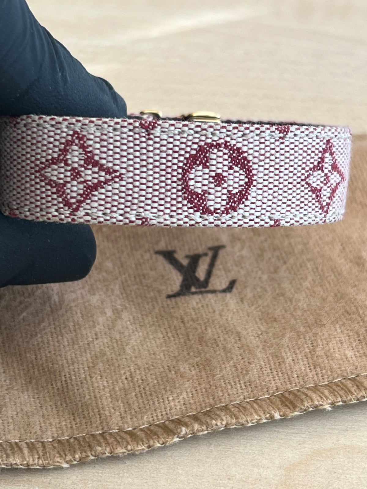 Louis Vuitton Bracelet Monogram Mini Lin Fleur Rouge — vue 2 | Le comptoir vintage