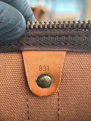 Louis Vuitton Sac de voyage Keepall 55 Monogram — vue 3 | Le comptoir vintage