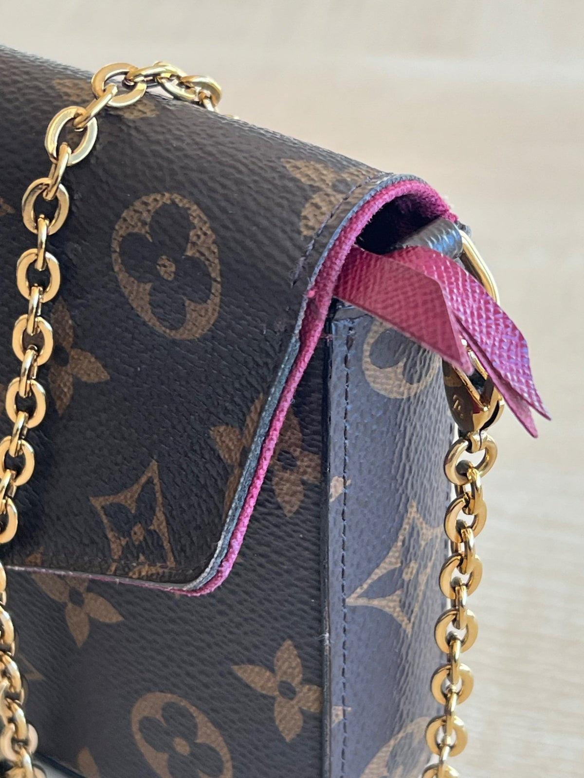 Louis Vuitton Pochette Félicie toile Monogram et doublure fuchsia — vue 8 | Le comptoir vintage