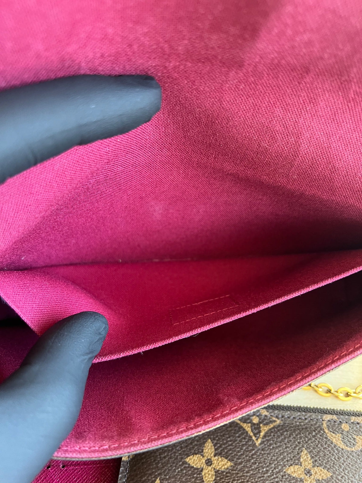 Louis Vuitton Pochette Félicie toile Monogram et doublure fuchsia — vue 12 | Le comptoir vintage