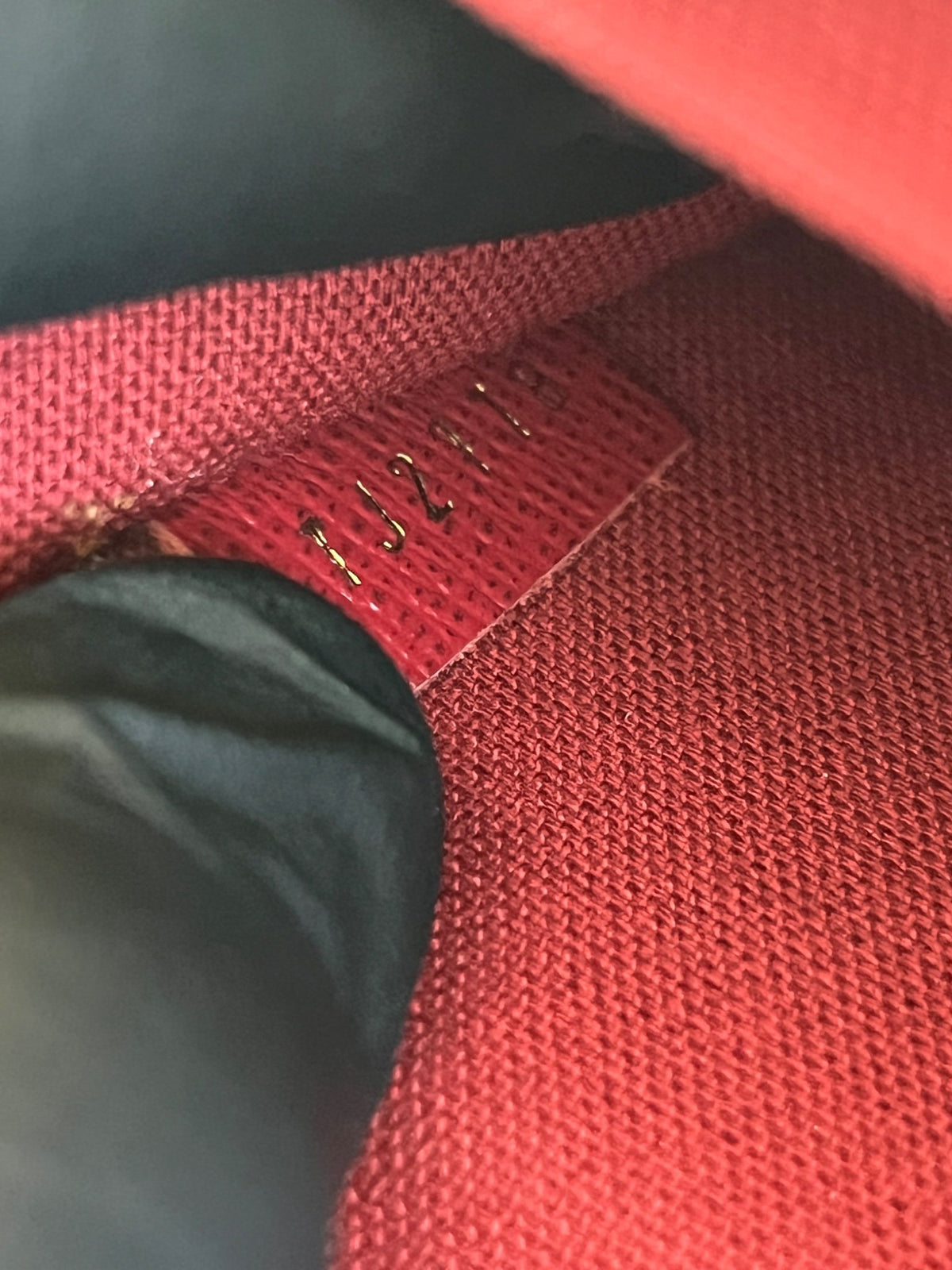 Louis Vuitton Pochette Félicie toile Monogram et doublure fuchsia — vue 15 | Le comptoir vintage