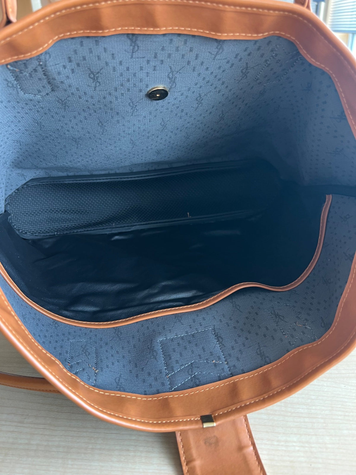 Yves Saint Laurent Tote bag toile tissée noire et garnitures camel — vue 9 | Le comptoir vintage