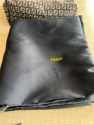 Fendi Tote bag Zucchino en toile jacquard marron foncé et gris — vue 7 | Le comptoir vintage