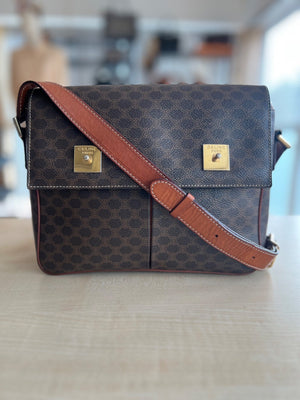 Celine Sac bandoulière à rabat toile Macadam marron et cuir camel — vue 2 | Le comptoir vintage