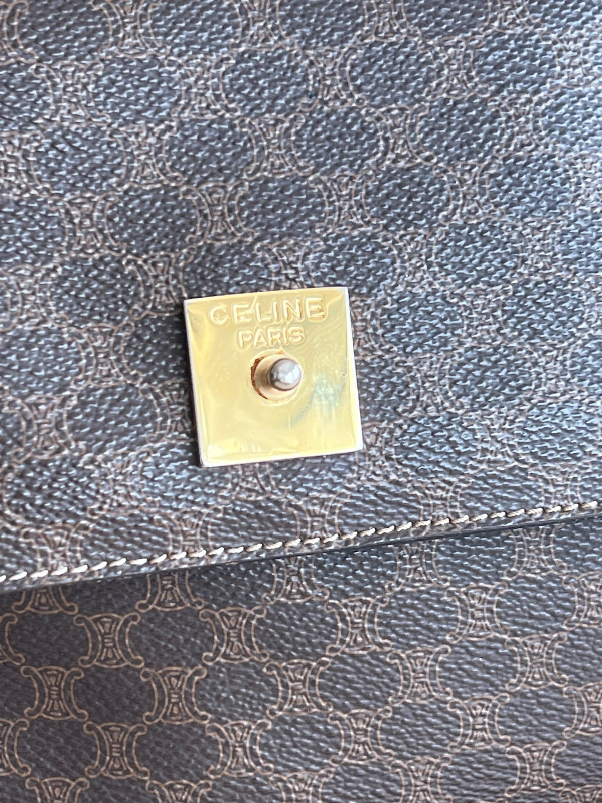 Celine Sac bandoulière à rabat toile Macadam marron et cuir camel — vue 4 | Le comptoir vintage