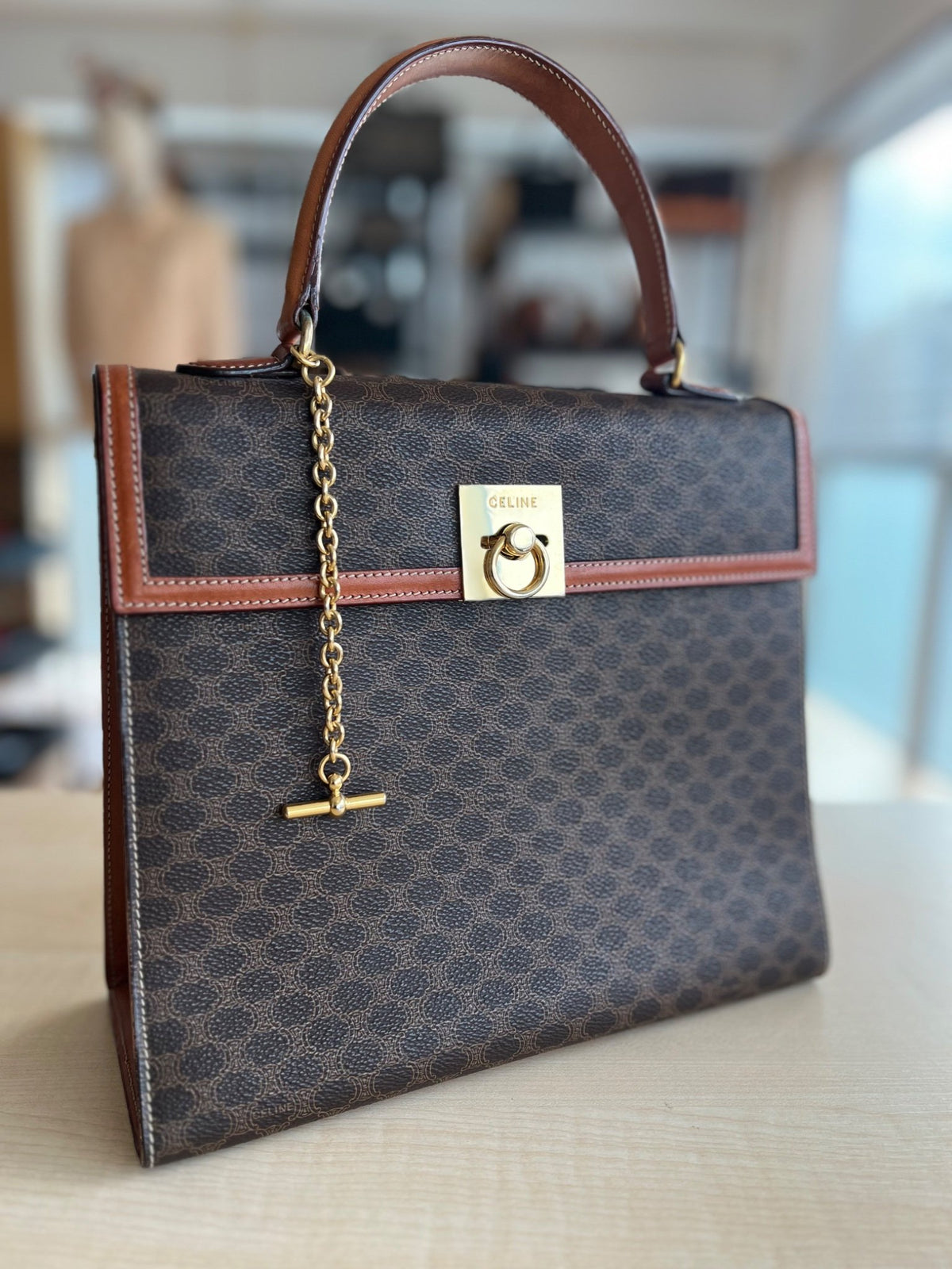 Celine Sac à main à rabat toile Macadam marron et cuir cognac — vue 2 | Le comptoir vintage
