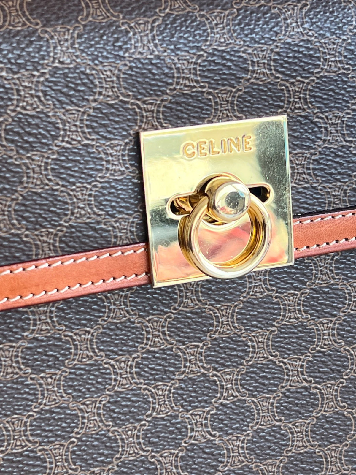 Celine Sac à main à rabat toile Macadam marron et cuir cognac — vue 7 | Le comptoir vintage