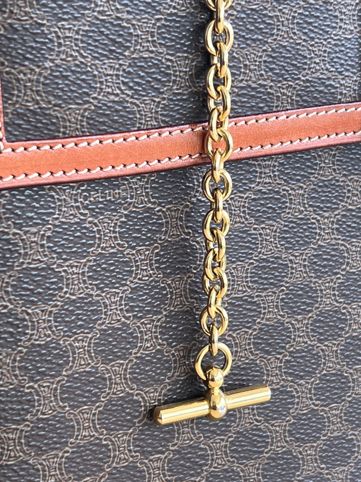 Celine Sac à main à rabat toile Macadam marron et cuir cognac — vue 8 | Le comptoir vintage