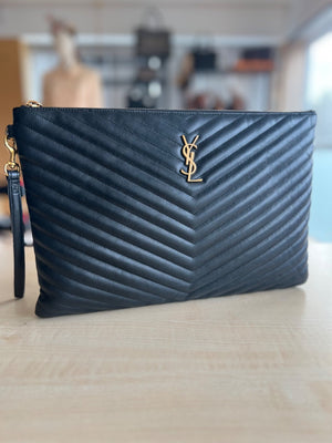 Yves Saint Laurent Pochette porte-documents Monogram cuir matelassé noir authentifiée — Le comptoir vintage