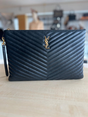 Yves Saint Laurent Pochette porte-documents Monogram cuir matelassé noir — vue 2 | Le comptoir vintage