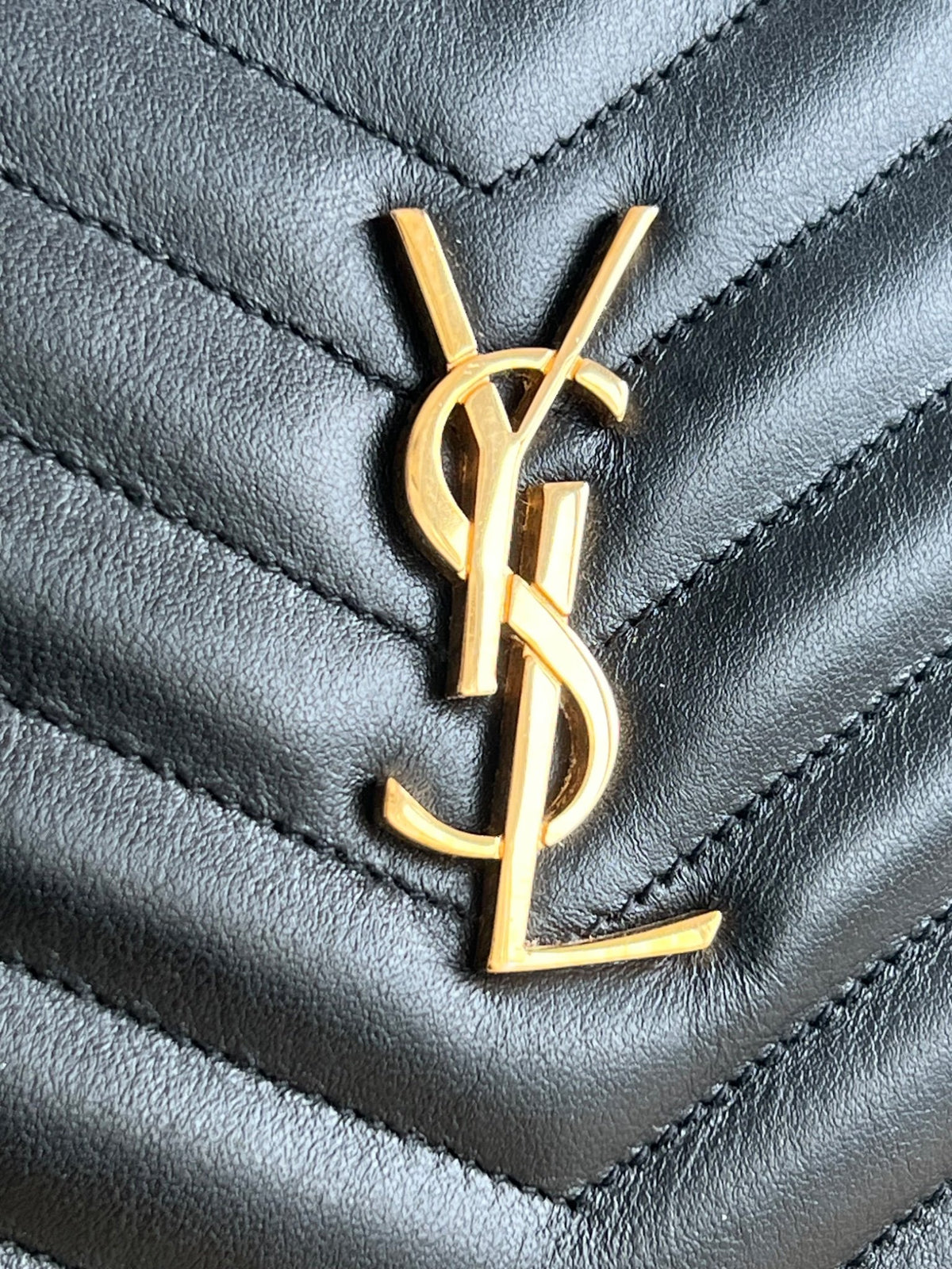 Yves Saint Laurent Pochette porte-documents Monogram cuir matelassé noir — vue 5 | Le comptoir vintage