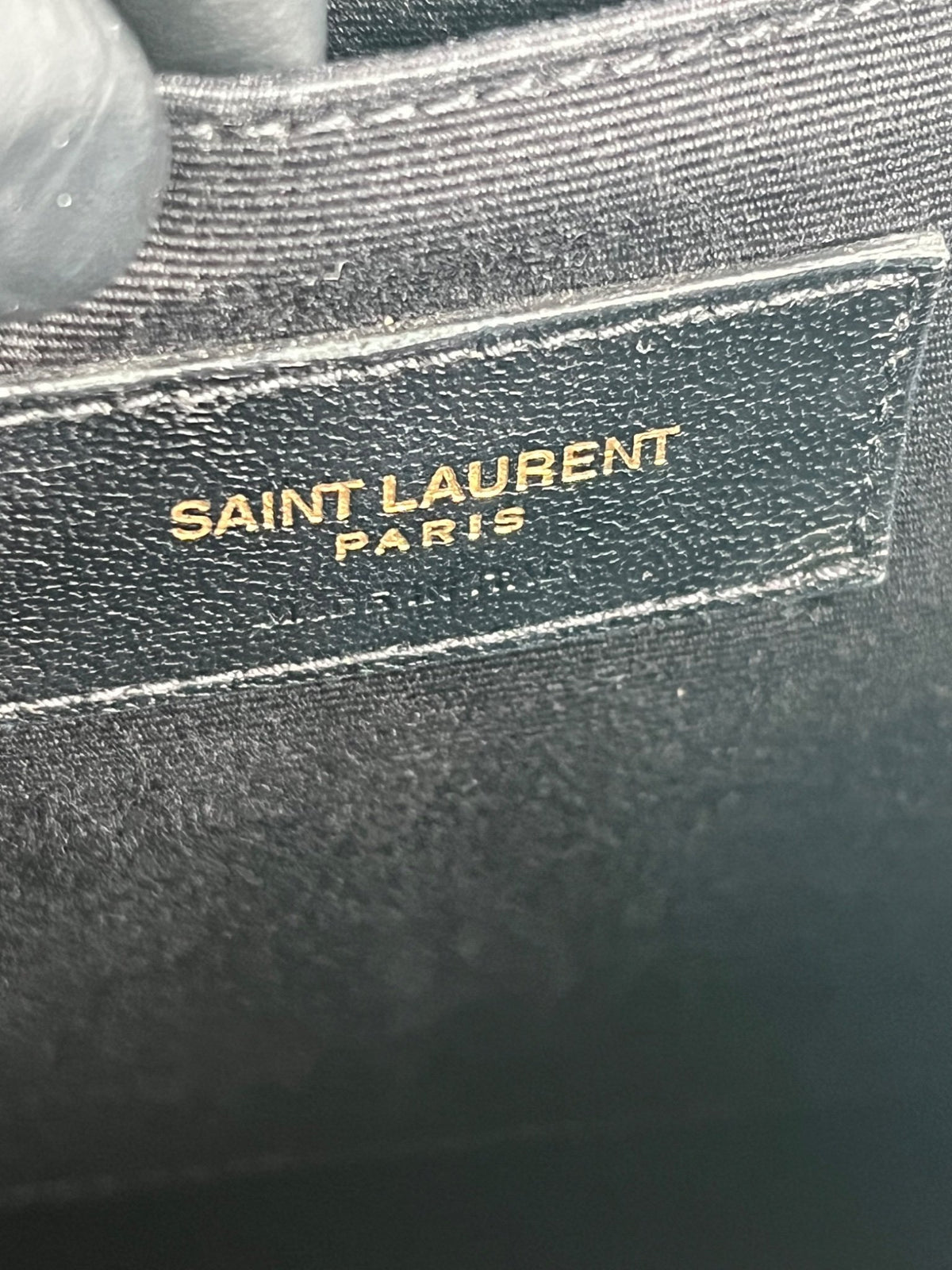 Yves Saint Laurent Pochette porte-documents Monogram cuir matelassé noir — vue 13 | Le comptoir vintage