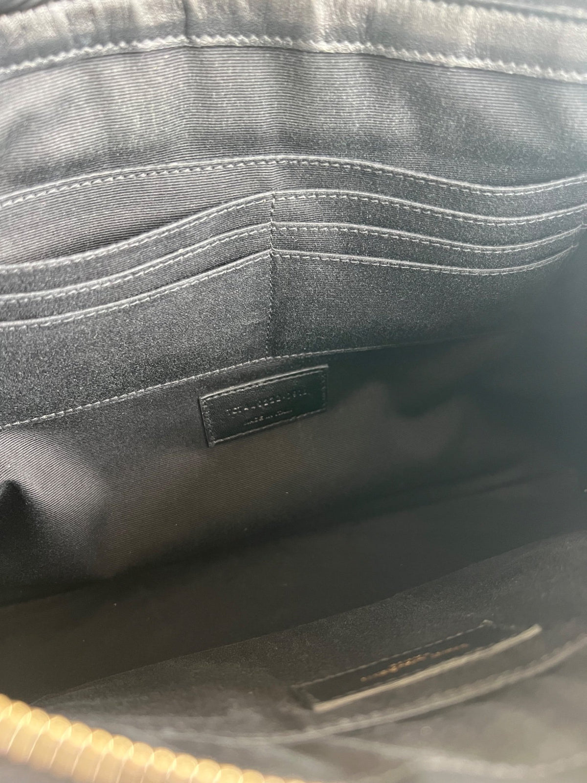 Yves Saint Laurent Pochette porte-documents Monogram cuir matelassé noir — vue 15 | Le comptoir vintage