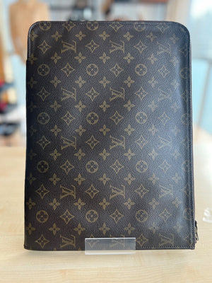 Louis Vuitton Pochette porte-documents zippée en toile Monogram — vue 4 | Le comptoir vintage