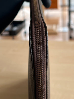 Louis Vuitton Pochette porte-documents zippée en toile Monogram — vue 6 | Le comptoir vintage
