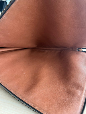 Louis Vuitton Pochette porte-documents zippée en toile Monogram — vue 12 | Le comptoir vintage