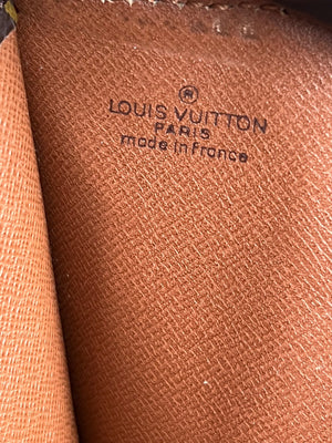 Louis Vuitton Pochette porte-documents zippée en toile Monogram — vue 8 | Le comptoir vintage