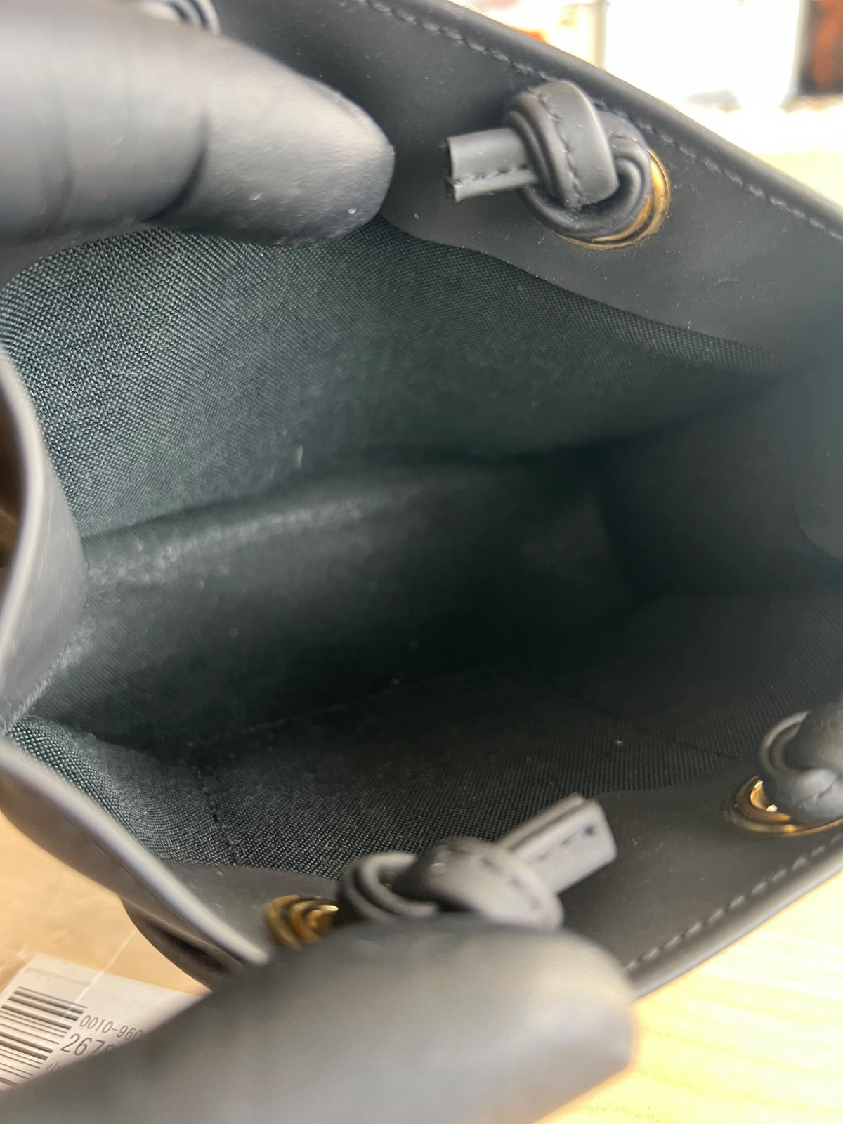 Fendi Mini sac cabas à anses noire et vernis — vue 6 | Le comptoir vintage