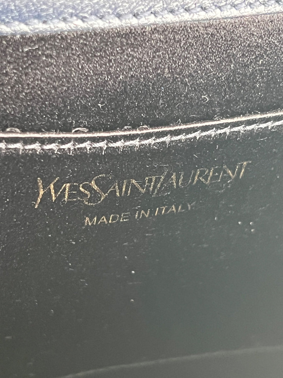 Yves Saint Laurent Pochette Belle de Jour en cuir grainé noir — vue 11 | Le comptoir vintage