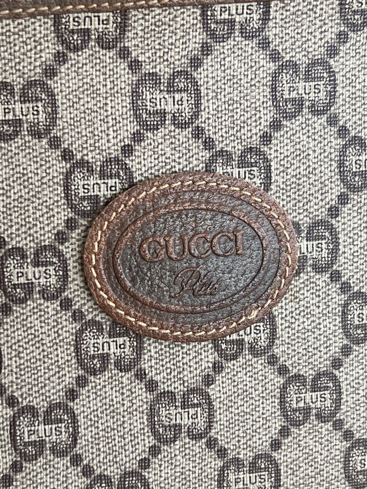 Gucci Pochette zippée vintage Gucci Plus toile enduite GG beige et marron — vue 5 | Le comptoir vintage