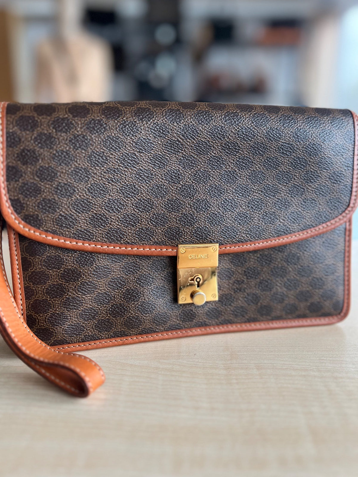 Pochette Celine — vue 3 | Le comptoir vintage