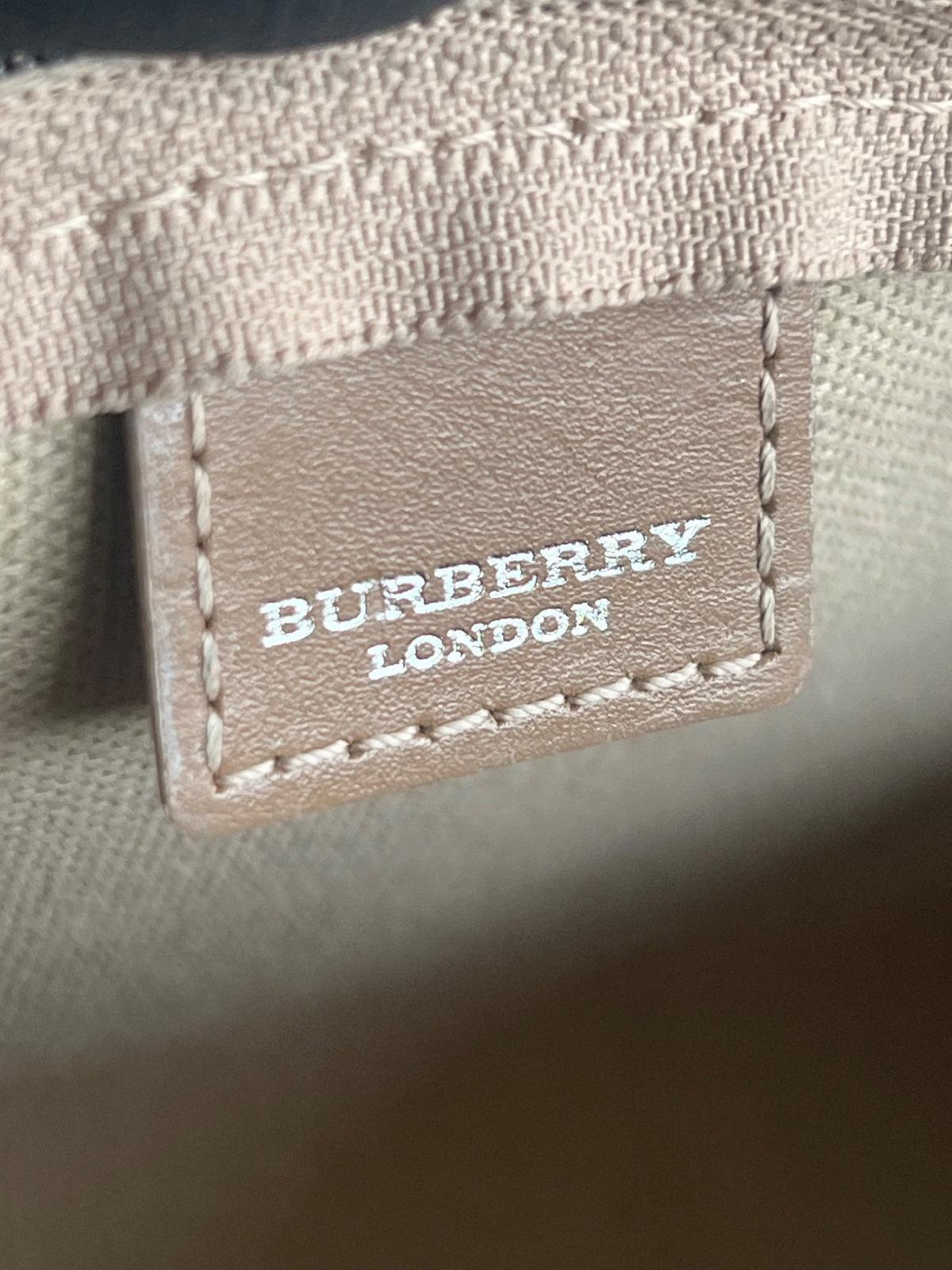 Trousse Burberry — vue 9 | Le comptoir vintage