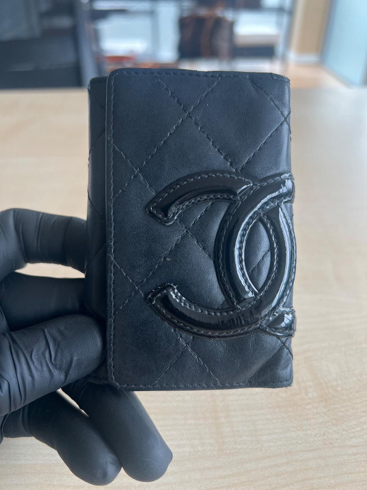 Porte-clés Chanel Cambon — vue 2 | Le comptoir vintage