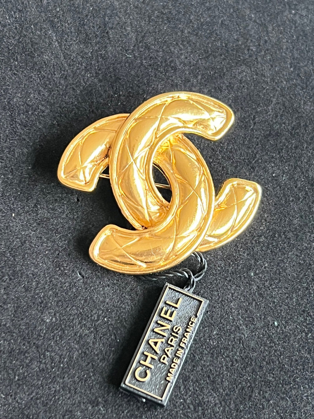 Broche Chanel — vue 2 | Le comptoir vintage