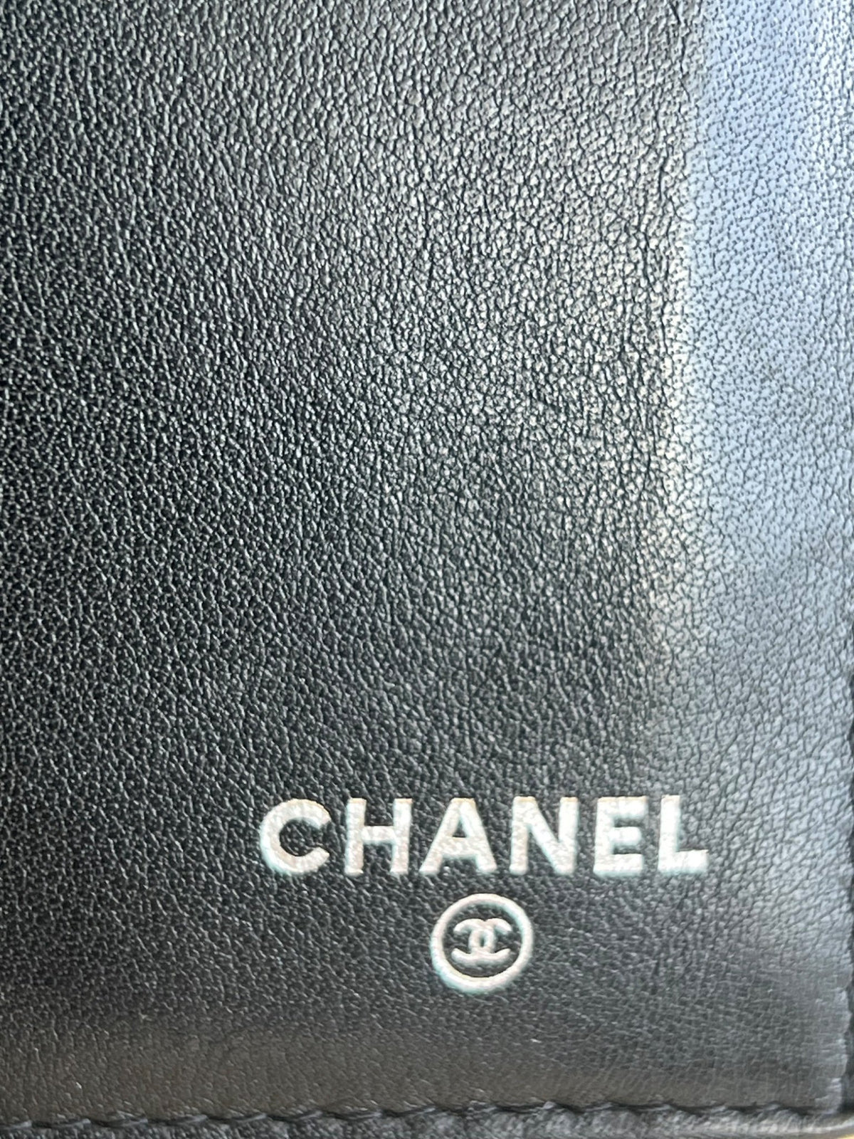 Portefeuille Chanel Matelassé — vue 6 | Le comptoir vintage