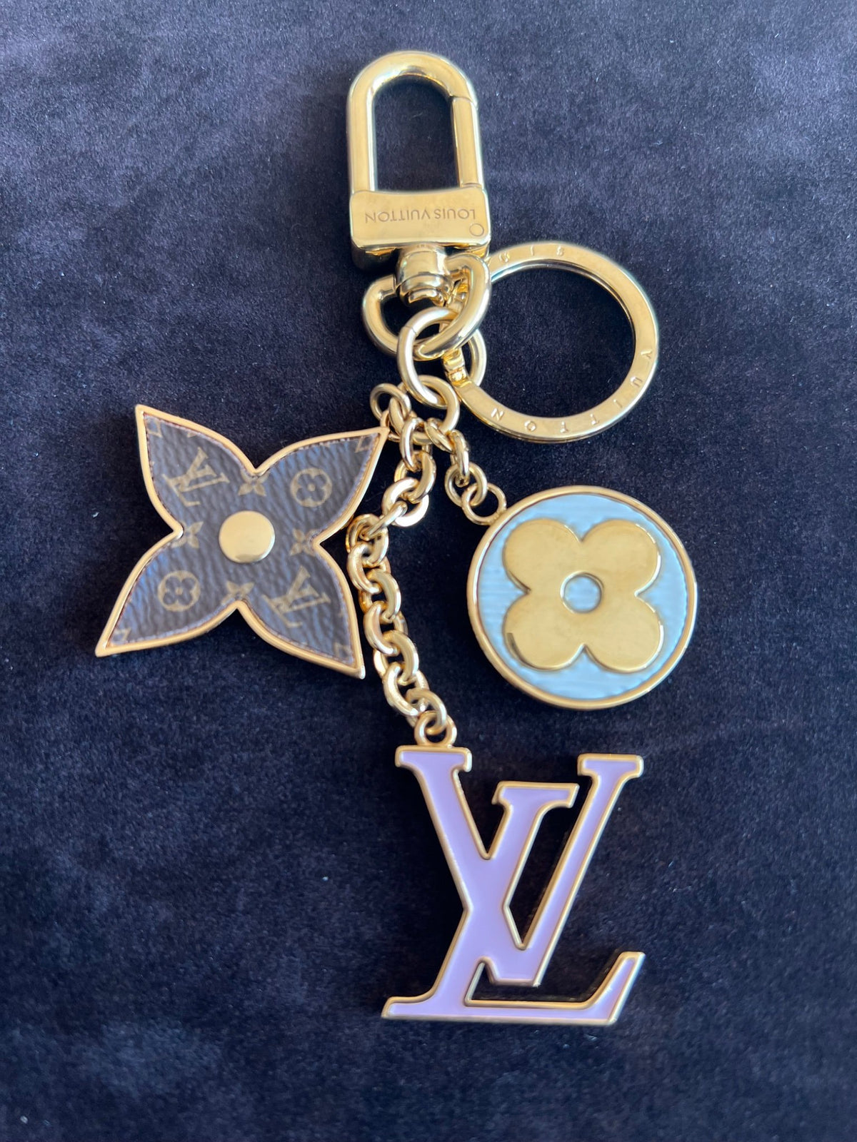 Porte-clés Louis Vuitton Spring Street — vue 3 | Le comptoir vintage