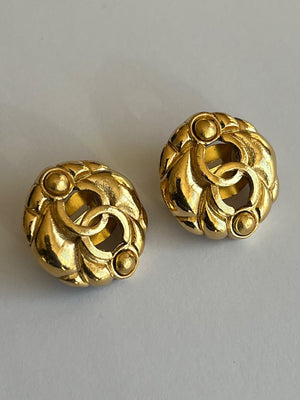 Boucles d'oreilles Chanel — vue 2 | Le comptoir vintage