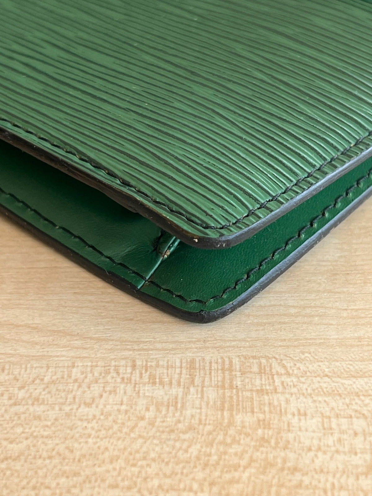 Pochette Louis Vuitton Montaigne — vue 6 | Le comptoir vintage