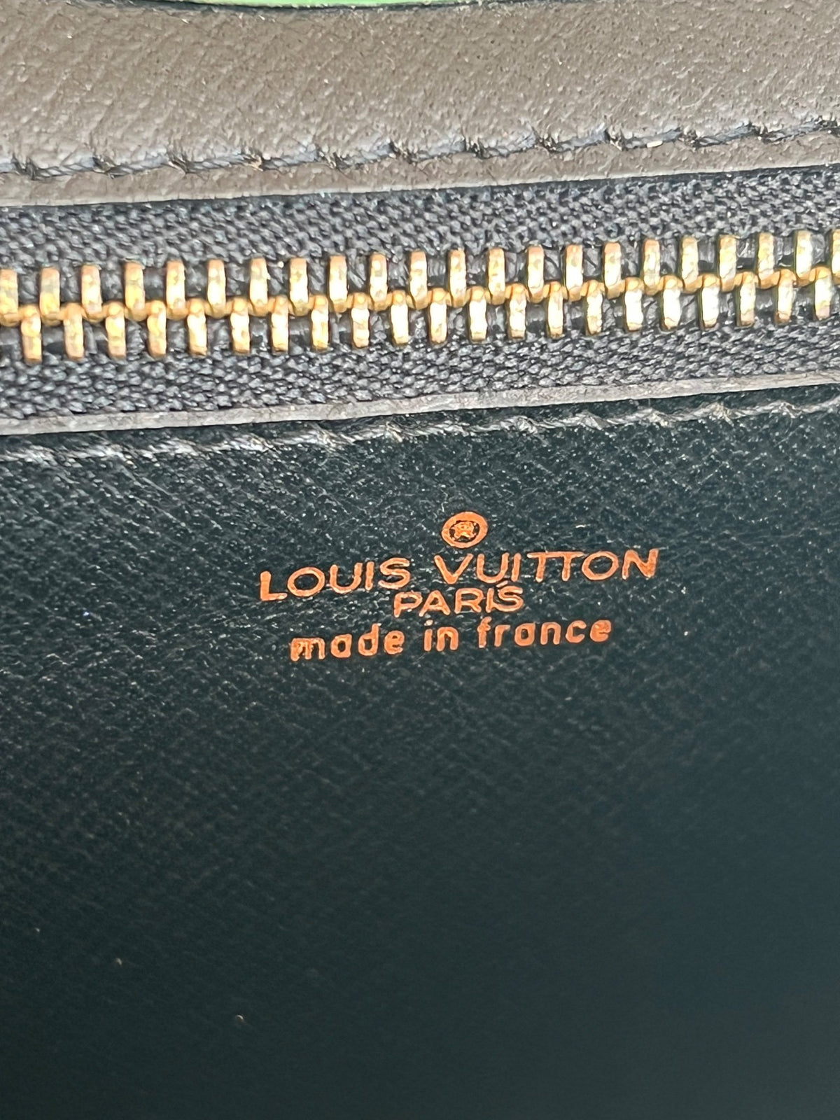 Pochette Louis Vuitton Montaigne — vue 7 | Le comptoir vintage